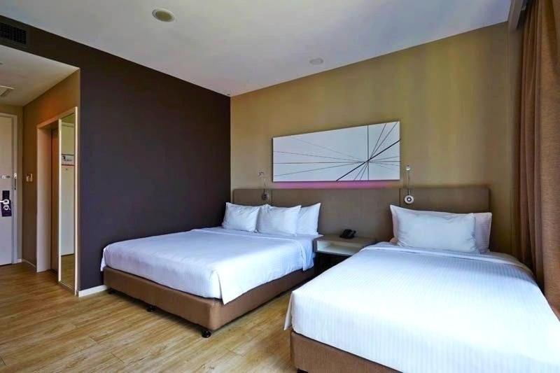 Q Damansara By Trillionz Hotel Petaling Jaya Exterior photo